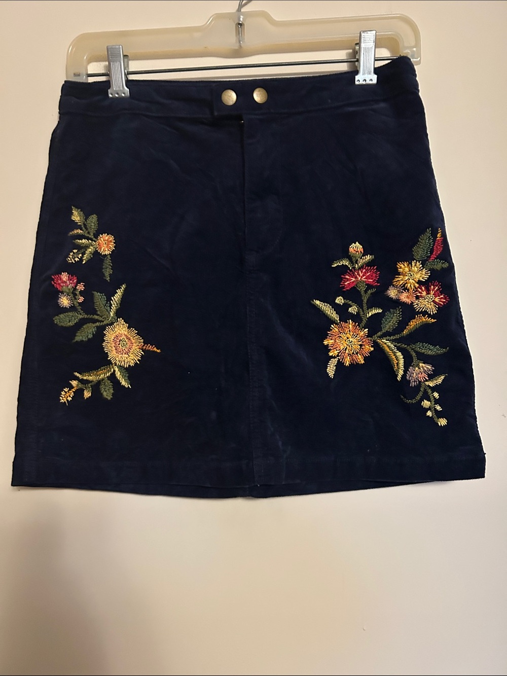 Mossimo Supply Co. navy corduroy embroidered trim mini skirt VG condition size 4